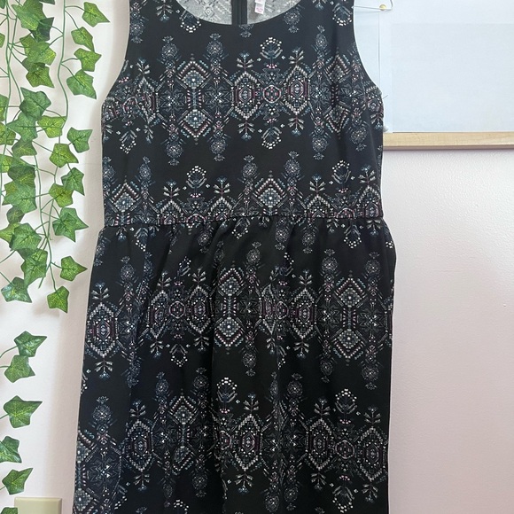 Xhilaration Patterned and Black Dress - Picture 9 of 10